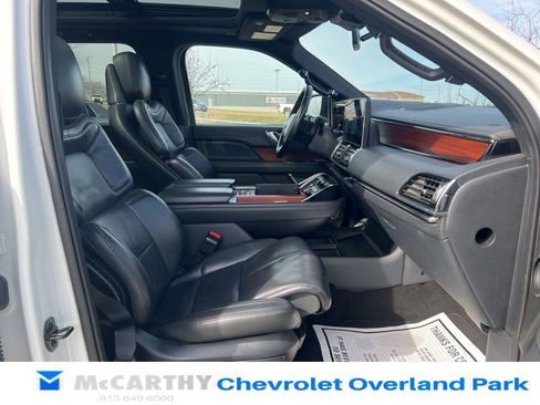 Used 2023 Lincoln Navigator Reserve AWD/4WD image 32