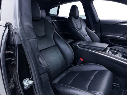 Used 2022 Tesla Model S Plaid image 31