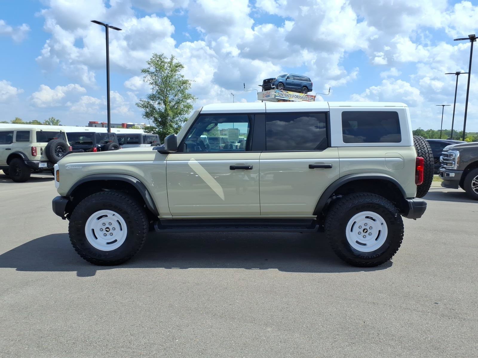 New 2026 Ford Bronco Heritage Edition AWD/4WD image 6