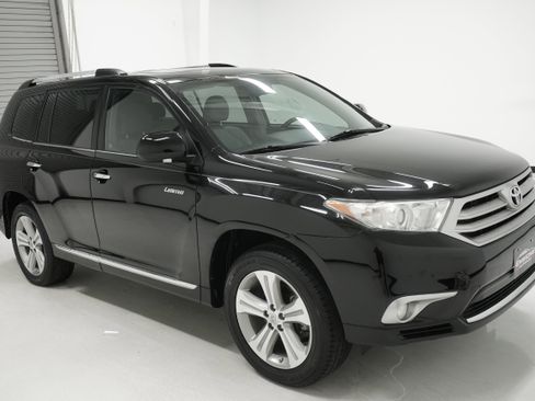Used 2013 Toyota Highlander Limited image 3