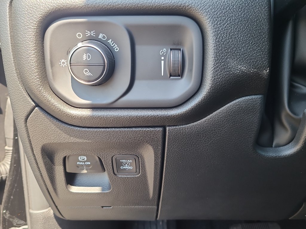 New 2026 RAM 1500 Express AWD/4WD image 14