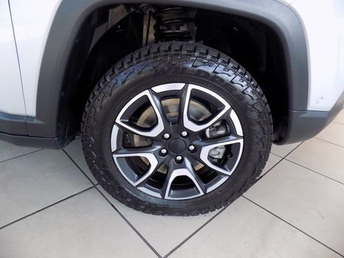 Certified 2024 Jeep Compass Trailhawk w/ Trailhawk Elite Group AWD/4WD image 10