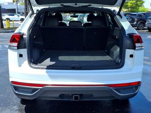 Used 2021 Volkswagen Atlas Cross Sport SE w/ Panoramic Sunroof Package image 17