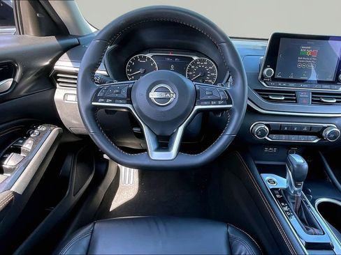 Used 2023 Nissan Altima 2.5 SR image 10