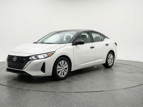 Used 2025 Nissan Sentra S image 3