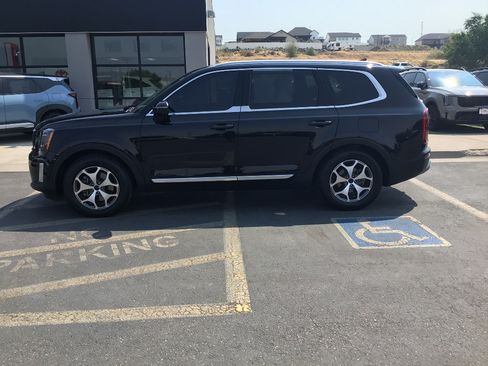 Used 2022 Kia Telluride EX w/ Towing Package AWD/4WD image 3