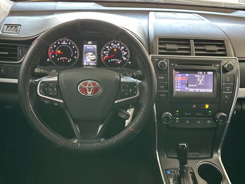 Used 2016 Toyota Camry SE FWD image 16