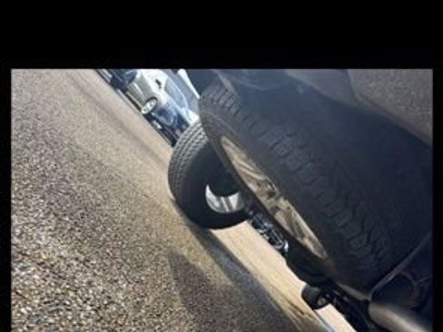 Used 2024 GMC Canyon AT4 image 14