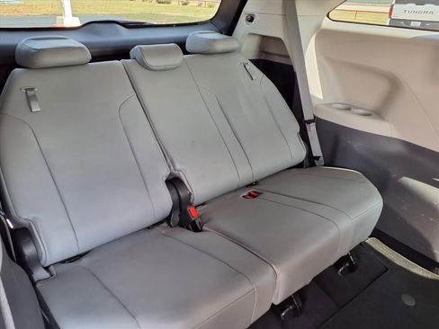 Certified 2021 Toyota Sienna XLE image 21