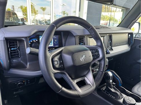 Used 2022 Ford Bronco Black Diamond image 25