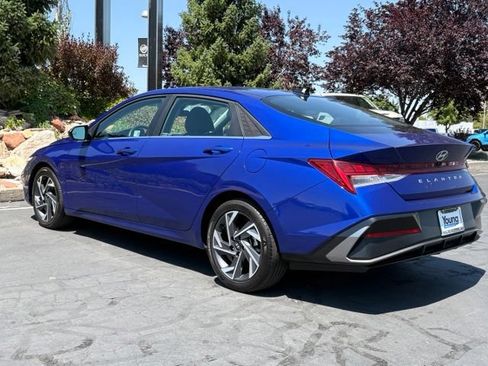 Used 2025 Hyundai Elantra SEL FWD image 4