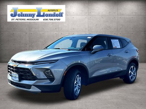 Used 2025 Chevrolet Blazer LT FWD image 4