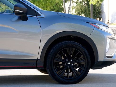 Used 2020 Mitsubishi Eclipse Cross LE image 27
