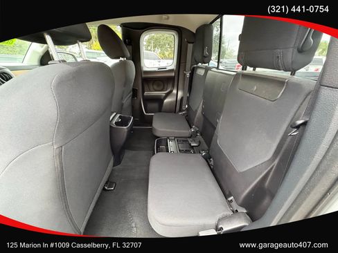 Used 2017 Toyota Tacoma SR5 RWD image 22