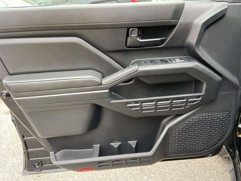 Used 2025 Toyota Tacoma SR image 11