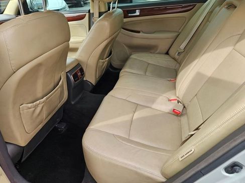 Used 2013 Hyundai Genesis 3.8 RWD image 12