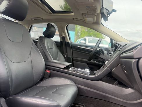 Used 2018 Ford Fusion Titanium AWD/4WD image 6