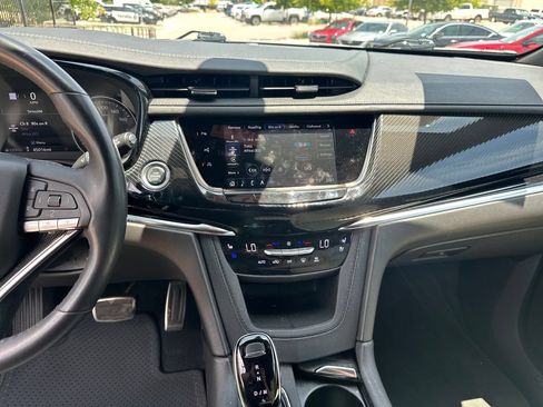 Used 2025 Cadillac XT6 Sport w/ Technology Package AWD/4WD image 25