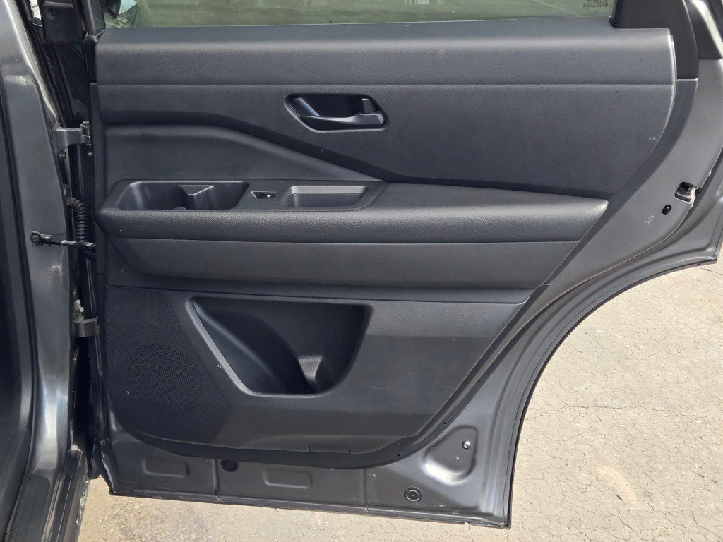 Used 2025 Nissan Pathfinder SV AWD/4WD image 10