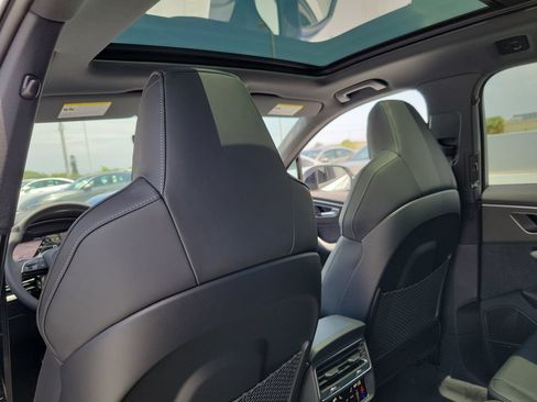 New 2026 Audi SQ7 Premium Plus AWD/4WD image 24