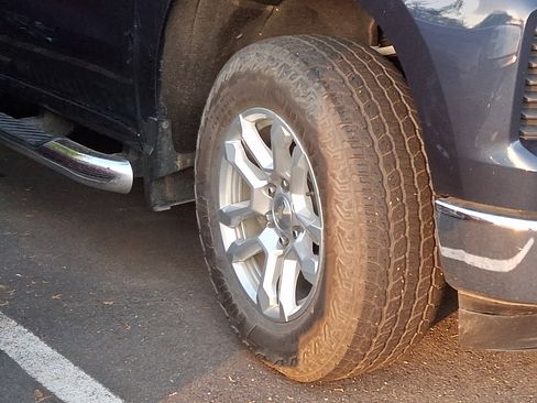 Used 2022 Chevrolet Silverado 1500 LT image 6