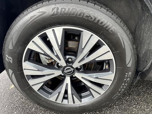 Certified 2023 Nissan Rogue SV w/ SV Premium Package image 24