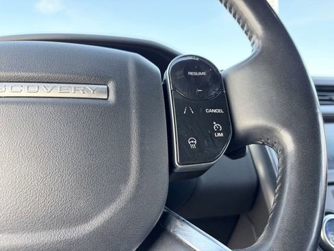 Used 2020 Land Rover Discovery Landmark AWD/4WD image 9