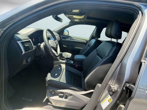 Certified 2022 Volkswagen Atlas Cross Sport SE AWD/4WD image 5