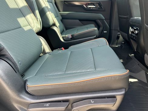 New 2026 GMC Yukon XL AT4 w/ AT4 Premium Plus Package image 16