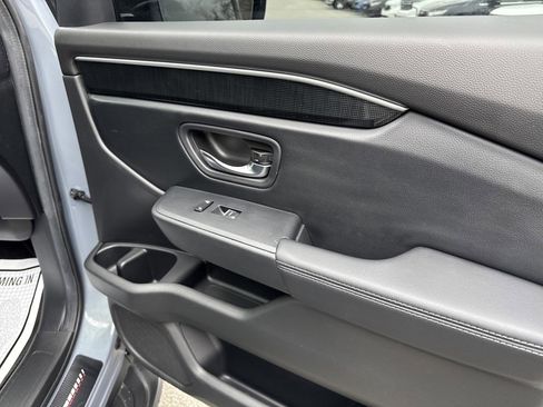 Used 2025 Honda Pilot Elite image 19