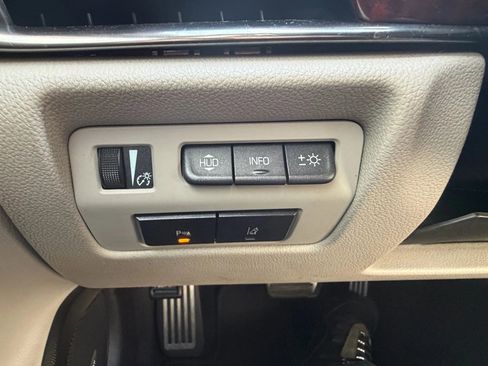 Used 2013 Cadillac ATS Premium w/ Cold Weather Package image 17