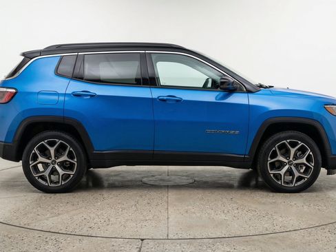 Used 2025 Jeep Compass Limited AWD/4WD image 11