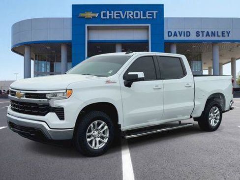 Used 2025 Chevrolet Silverado 1500 LT w/ Z71 Off-Road Package AWD/4WD image 4