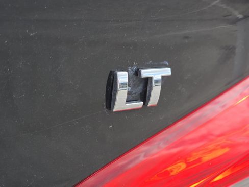 Used 2017 Chevrolet Cruze LT w/ Sun And Sound Package FWD image 9