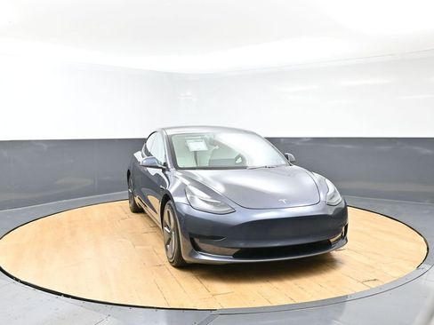Used 2023 Tesla Model 3 Standard Range RWD image 2