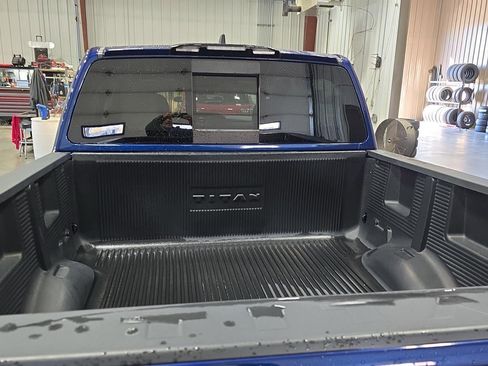 Used 2023 Nissan Titan SV w/ SV Convenience Package image 17
