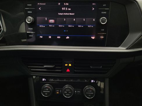 Used 2020 Volkswagen Jetta SEL image 25