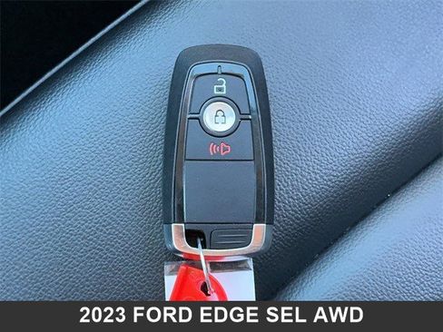 Used 2023 Ford Edge SEL image 26