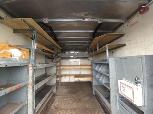 Used 2004 GMC Savana 3500 image 19