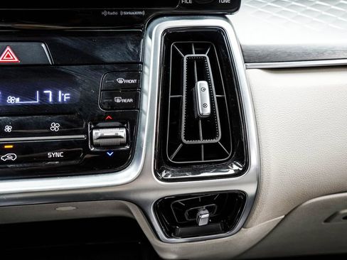 Used 2021 Kia Sorento SX image 28