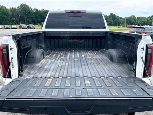 Used 2024 GMC Sierra 2500 AT4 w/ AT4 Premium Plus Package AWD/4WD image 7