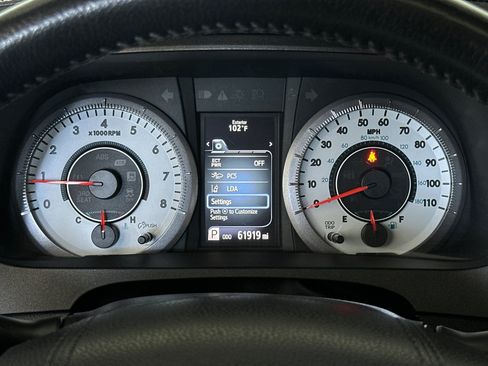Used 2019 Toyota Sienna SE FWD image 22