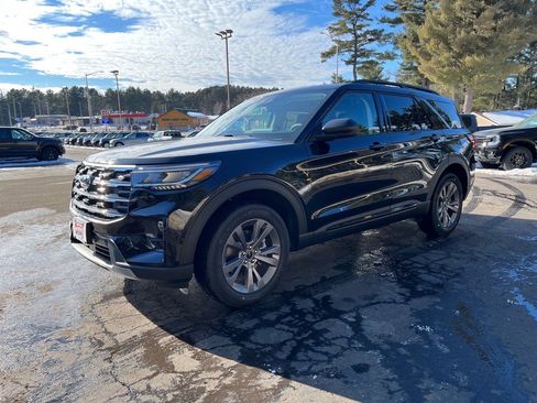 New 2026 Ford Explorer Active w/ Active Comfort Package AWD/4WD image 3