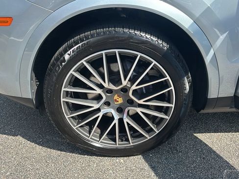 Used 2020 Porsche Cayenne AWD/4WD image 27