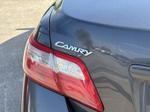Used 2009 Toyota Camry LE FWD image 6