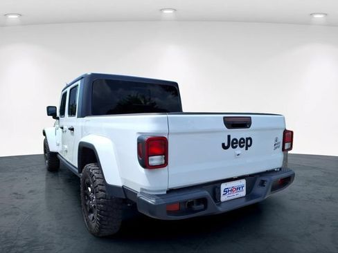 Used 2023 Jeep Gladiator Sport AWD/4WD image 18