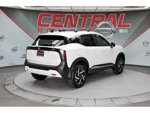 New 2026 Nissan Kicks SV w/ SV Premium Package image 4