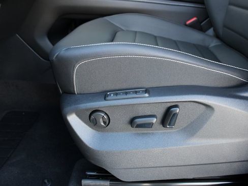 New 2026 Volkswagen Atlas Cross Sport SEL R-Line image 4