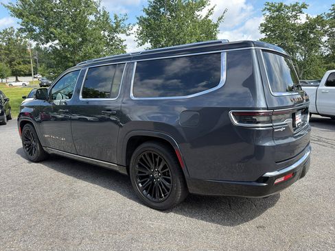 Used 2024 Jeep Grand Wagoneer L Series III AWD/4WD image 5