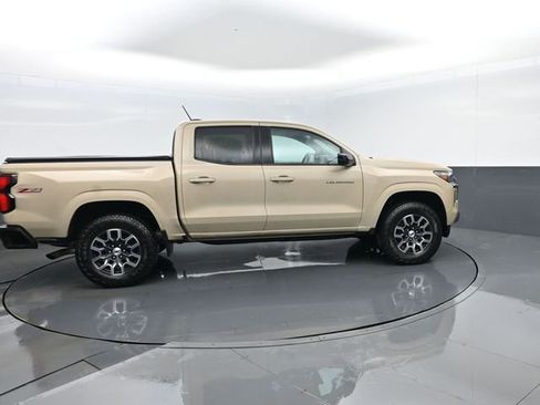 Used 2023 Chevrolet Colorado Z71 w/ Z71 Convenience Package 2 AWD/4WD image 4